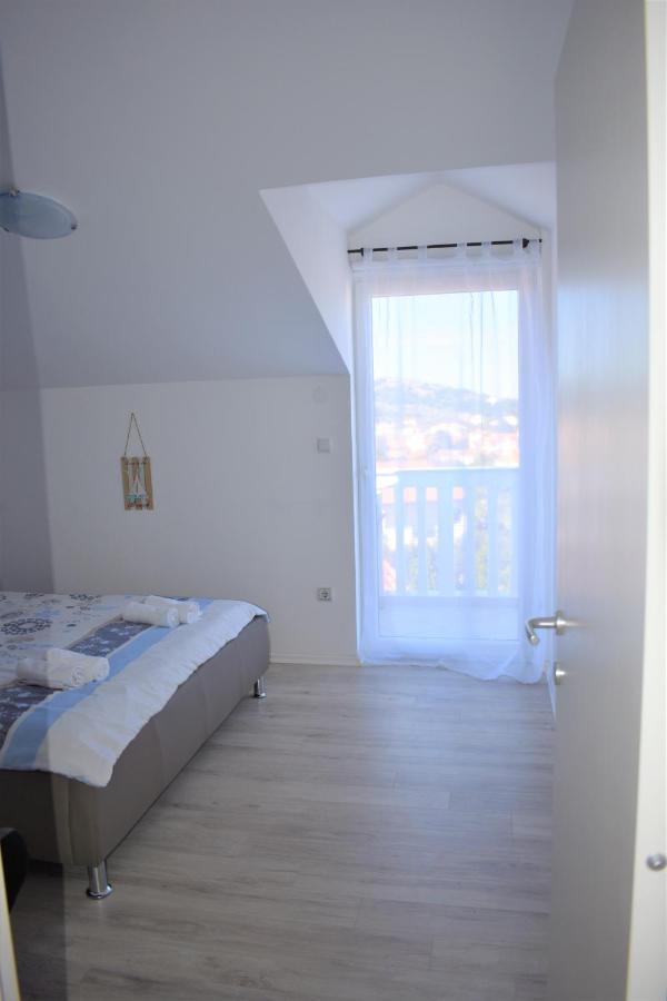 Apartments Janja Murter Bagian luar foto