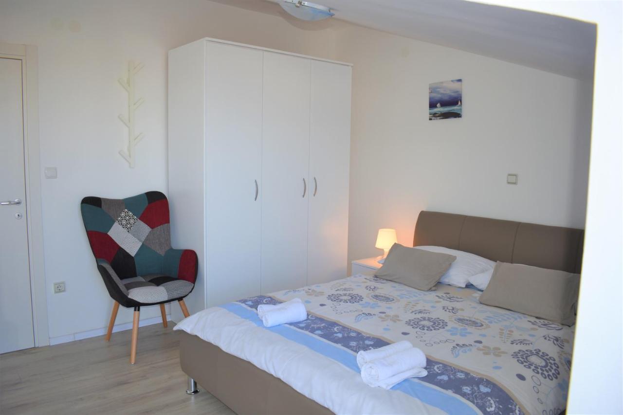 Apartments Janja Murter Bagian luar foto